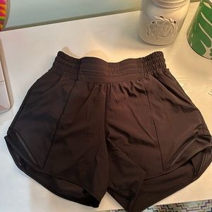 Black Lululemon Hotty Hot High Rise size 4 tall
